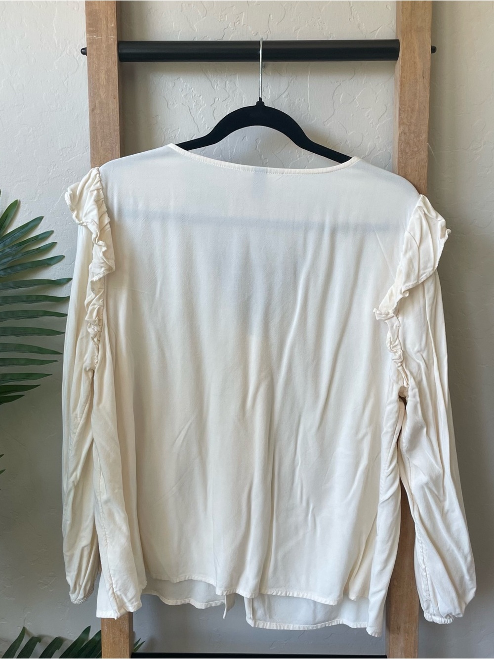 Universal Threads Soft Cream V-Neck Ruffle Button-Front Top - Picture 4 of 4